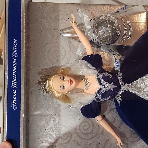 🆕️ Rare Millennium Princess Barbie - Picture 9 of 14